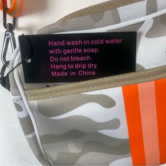 Haute Shore Premium Neoprene Collection Drew Rise Compact Crossbody Purse New - Picture 5 of 11